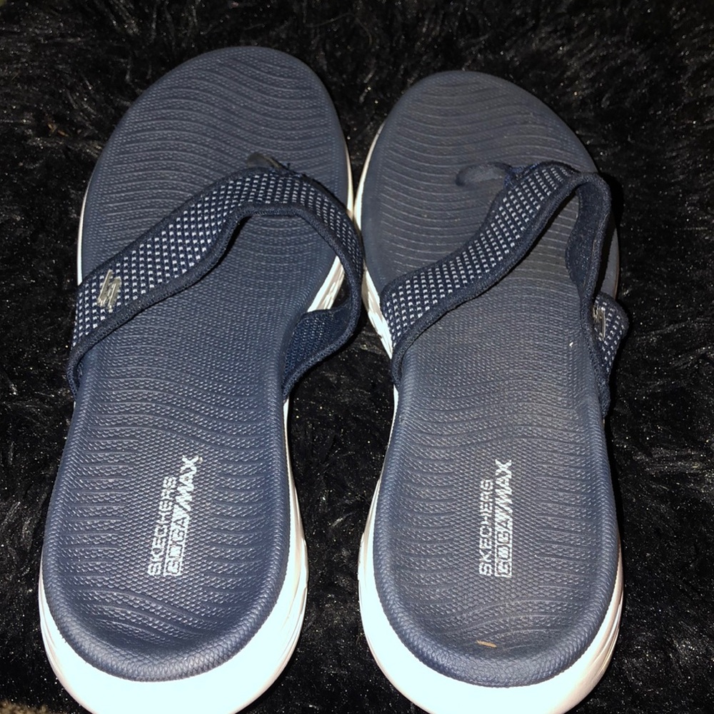 Sketchers Goga Max sandals